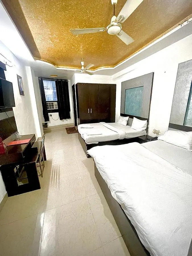 Premium Boston Rooms Family Hotel Agra